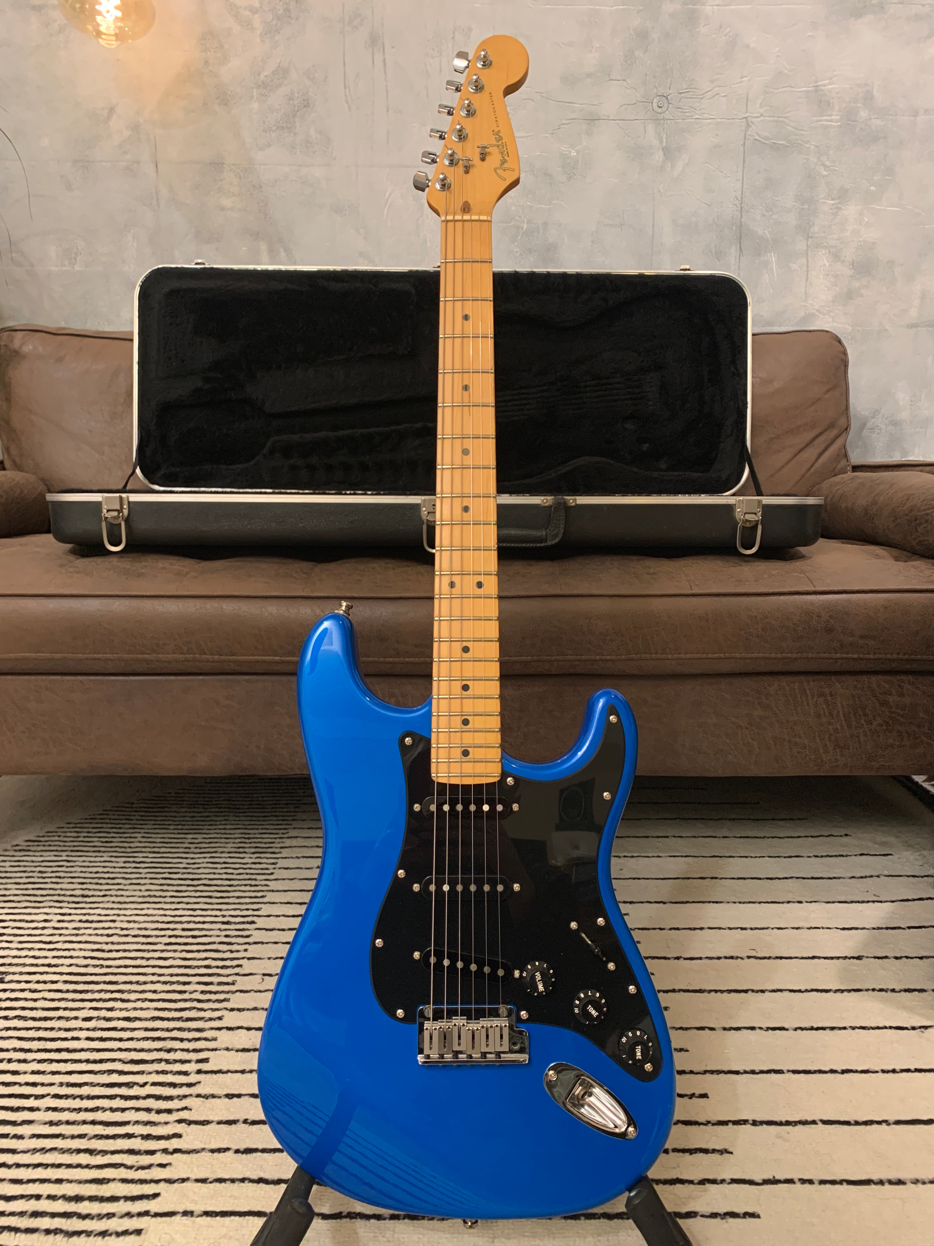 Fender American Standard Stratocaster 1994/5 rare Electric Blue with maple 8.2lb.