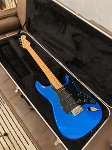 Fender American Standard Stratocaster 1994/5 rare Electric Blue with maple 8.2lb.