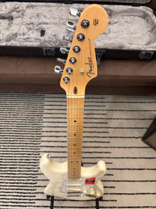 Fender American Professional Stratocaster with Maple Fretboard 2017 Olympic White light 7.4lb MINT!