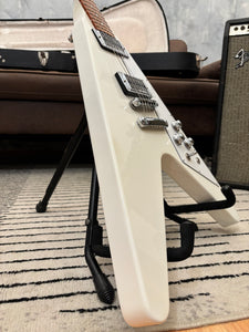 Gibson Flying V HP 2017 Alpine White Case QUEEN only 7.6lb!