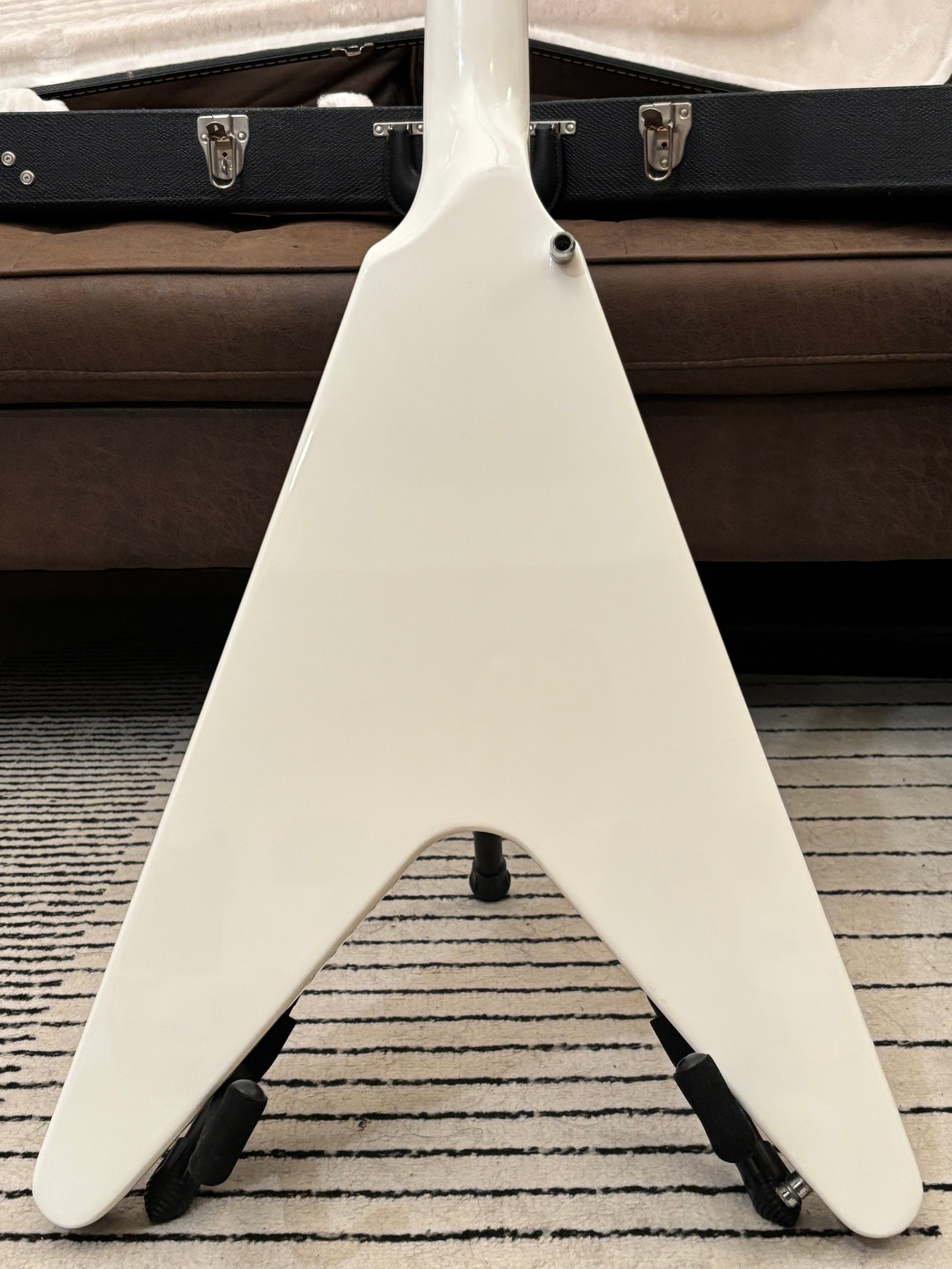 Gibson Flying V HP 2017 Alpine White Case QUEEN only 7.6lb!