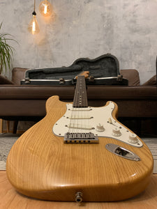 Fender Strat Plus Deluxe with Rosewood Fretboard 1989 Natural with OG case and case candy Mint