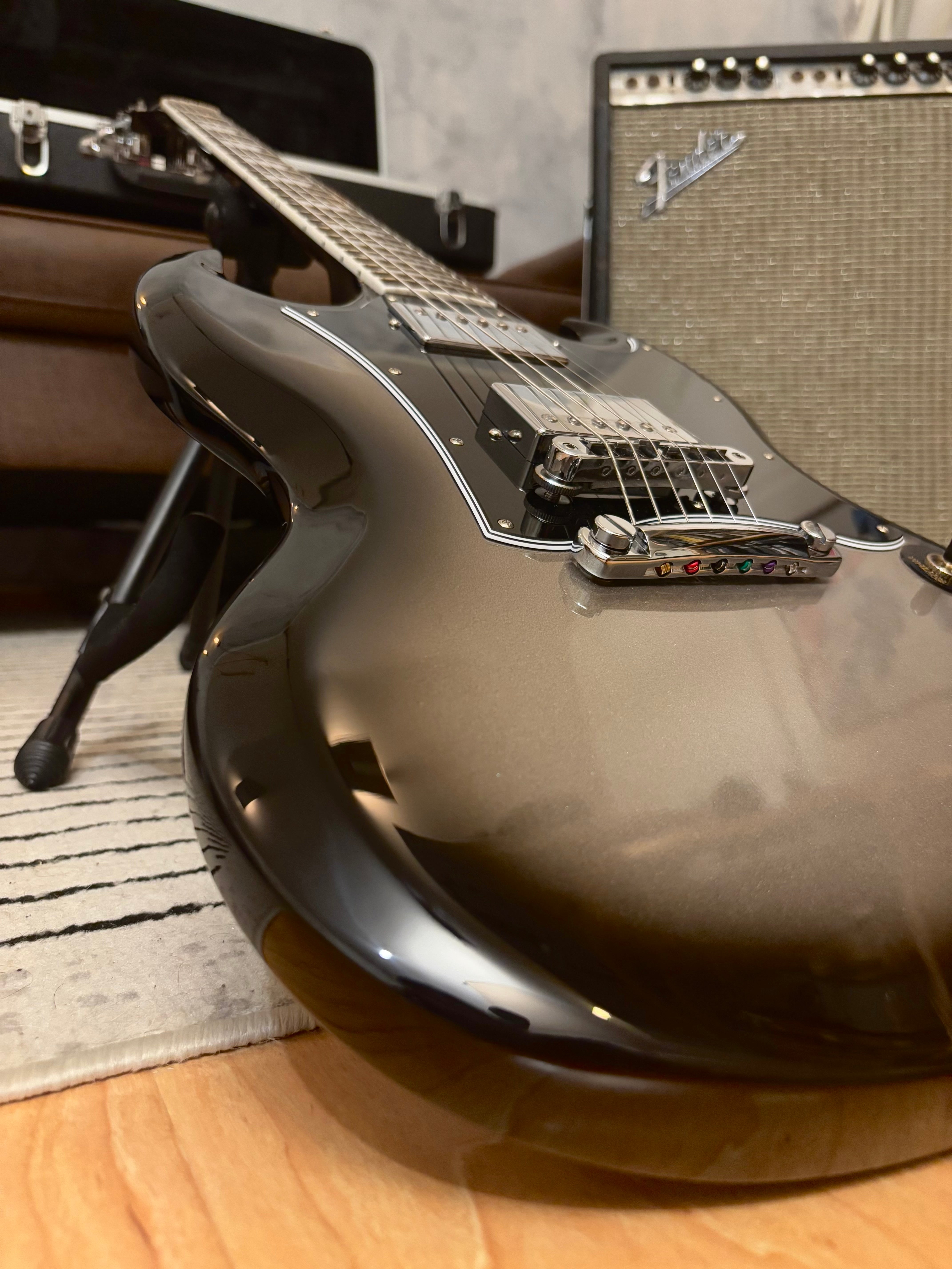 Gibson SG Standard Ebony Limited-Edition Silver Burst Featherlight 6.6lb with Updated HC