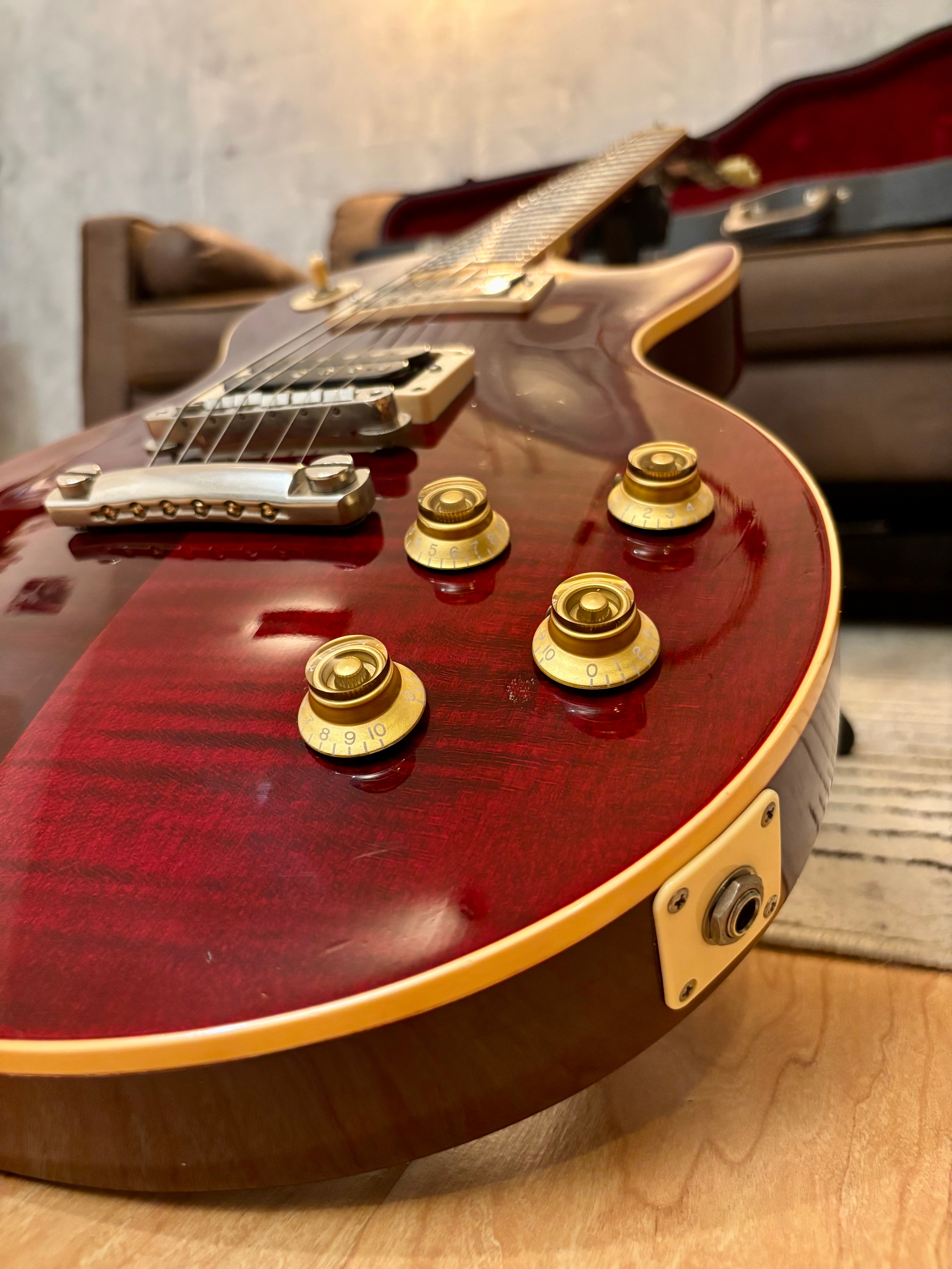 Gibson Les Paul Classic Plus 2000 Good Wood era Nice Top and OHC