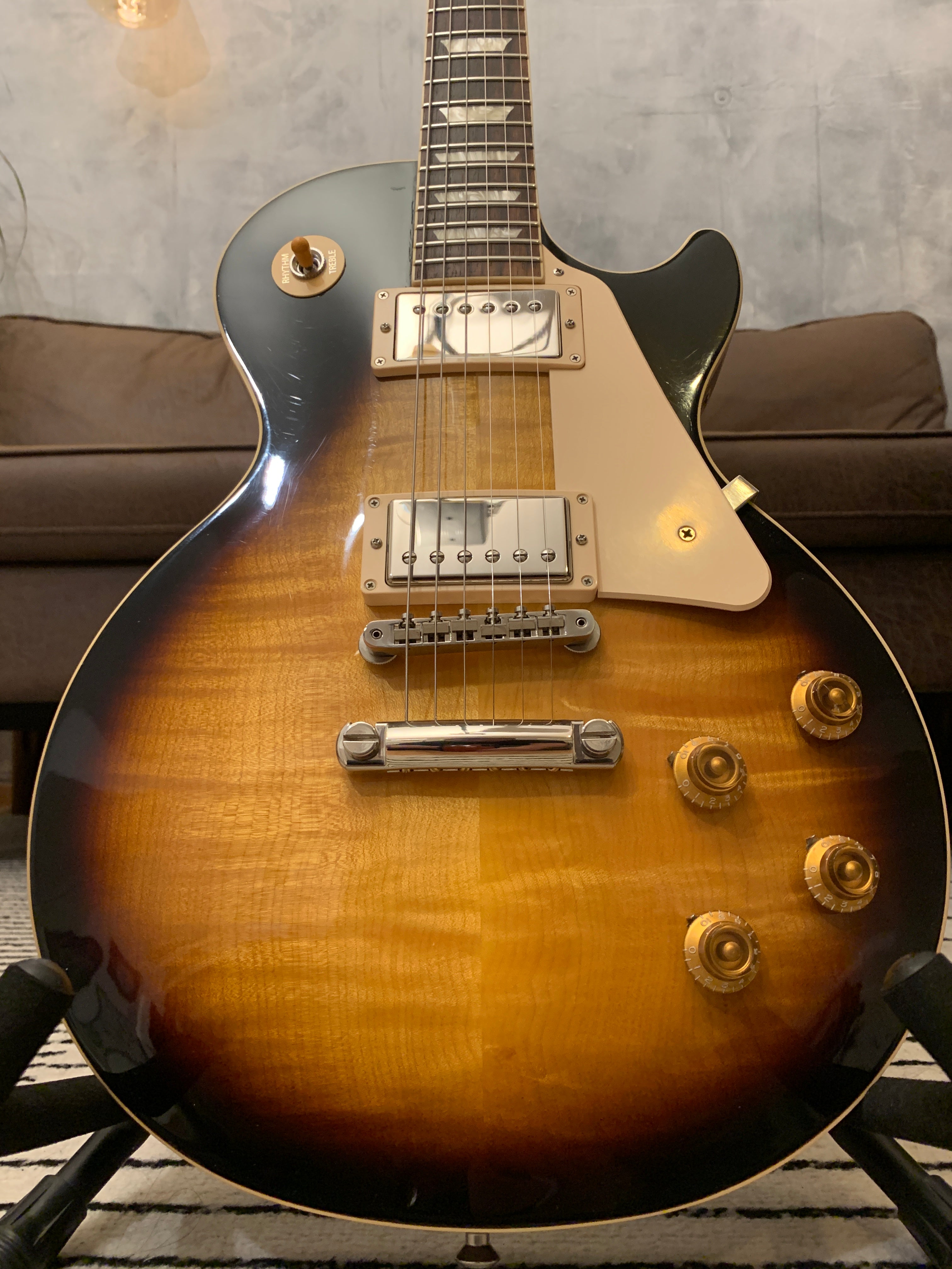vintage sunburst vs tobacco burst Difference between burst/vintage sunburst/november wired to audio taper potentiometers and Orange Drop capacitors Vintage Honey Burst or