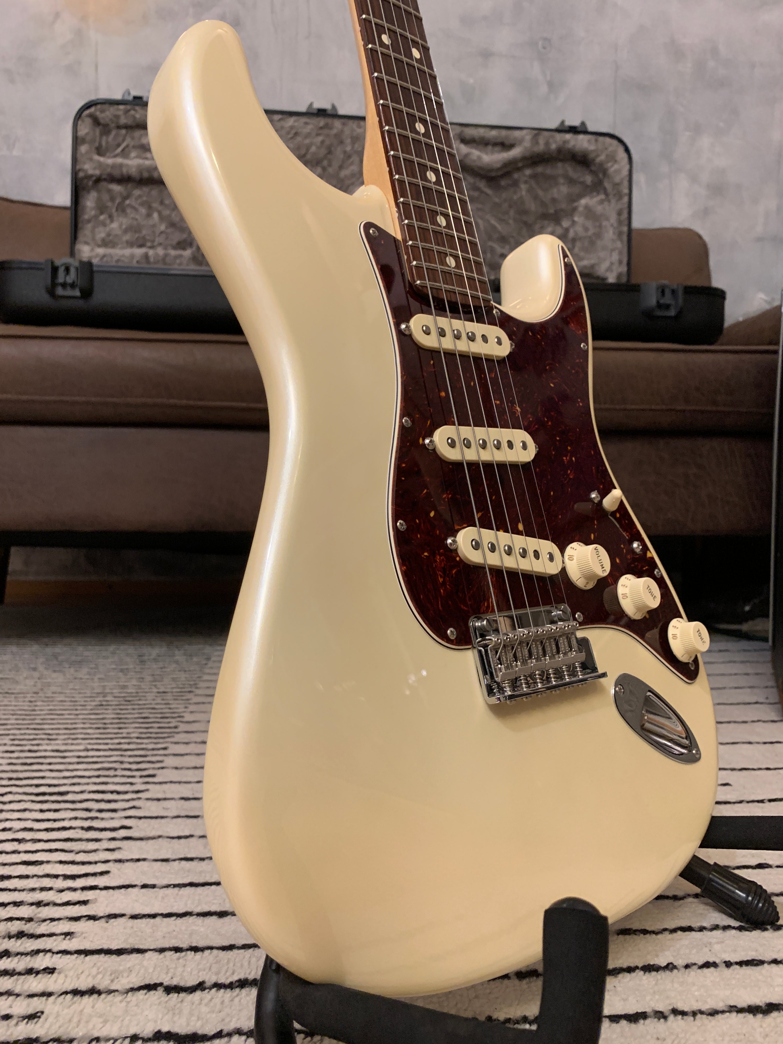 Fender Limited Edition American Showcase Stratocaster Arctic pearl 7.8LB