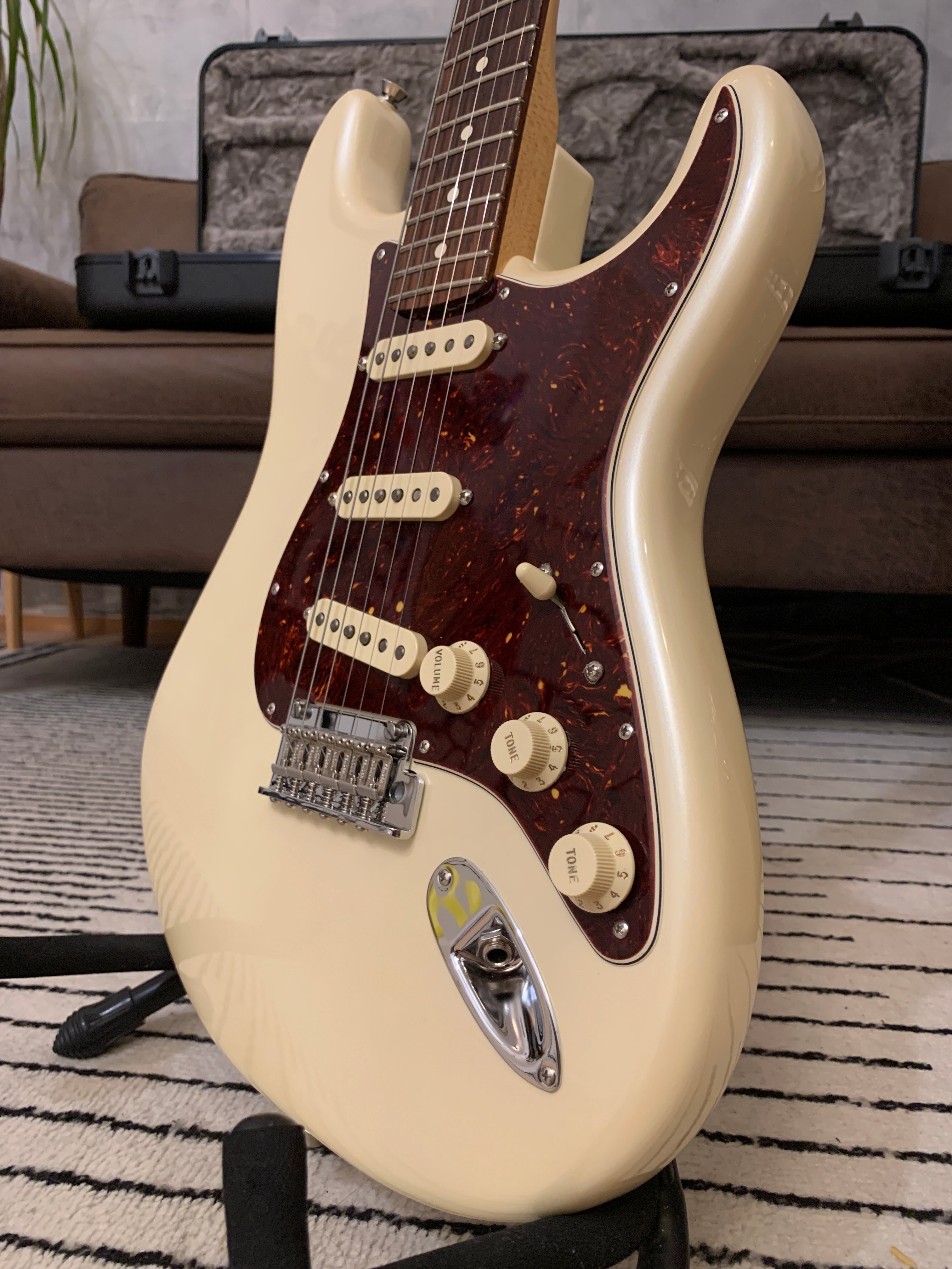 Fender Limited Edition American Showcase Stratocaster Arctic pearl 7.8LB