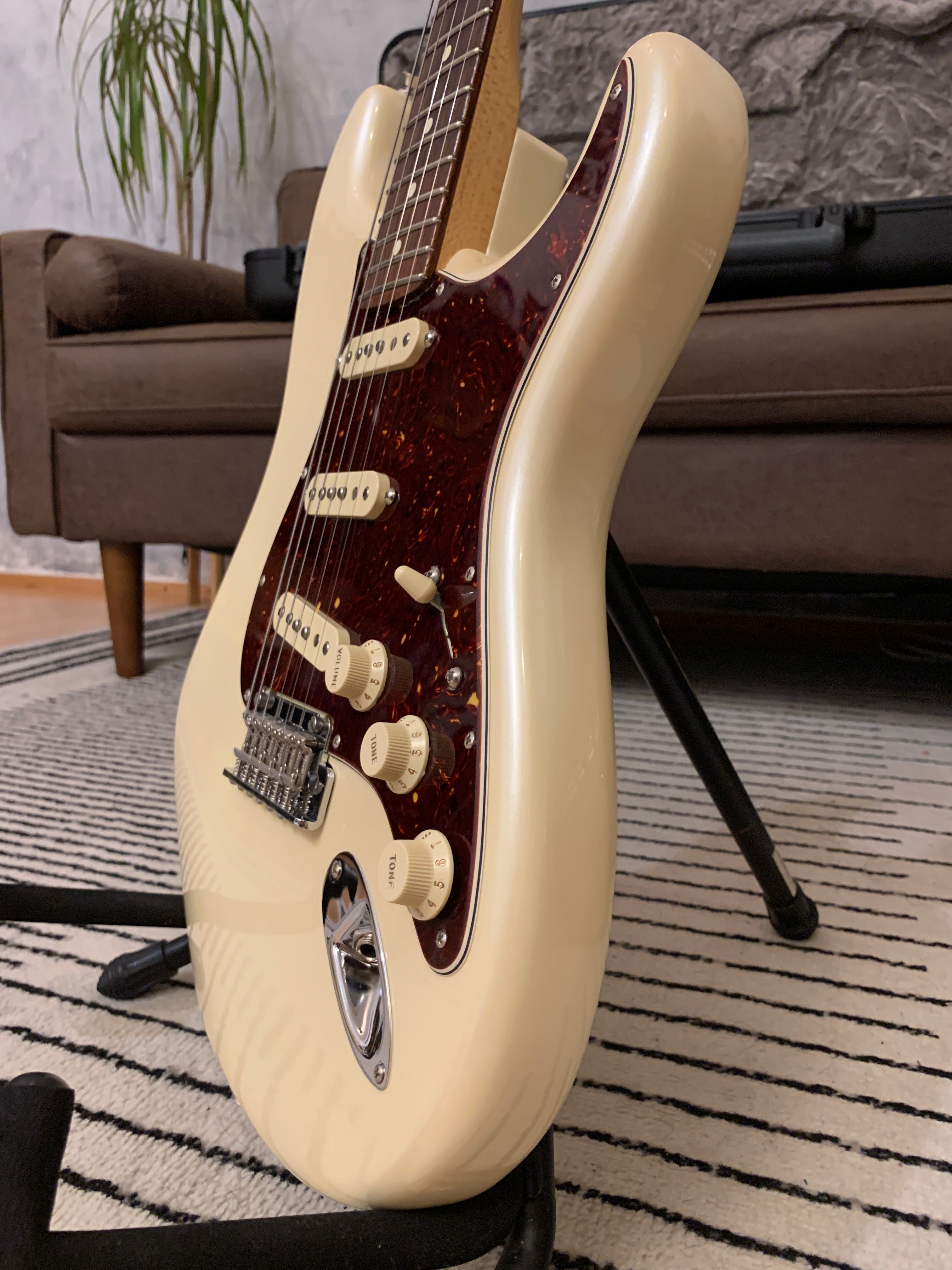 Fender Limited Edition American Showcase Stratocaster Arctic pearl 7.8LB