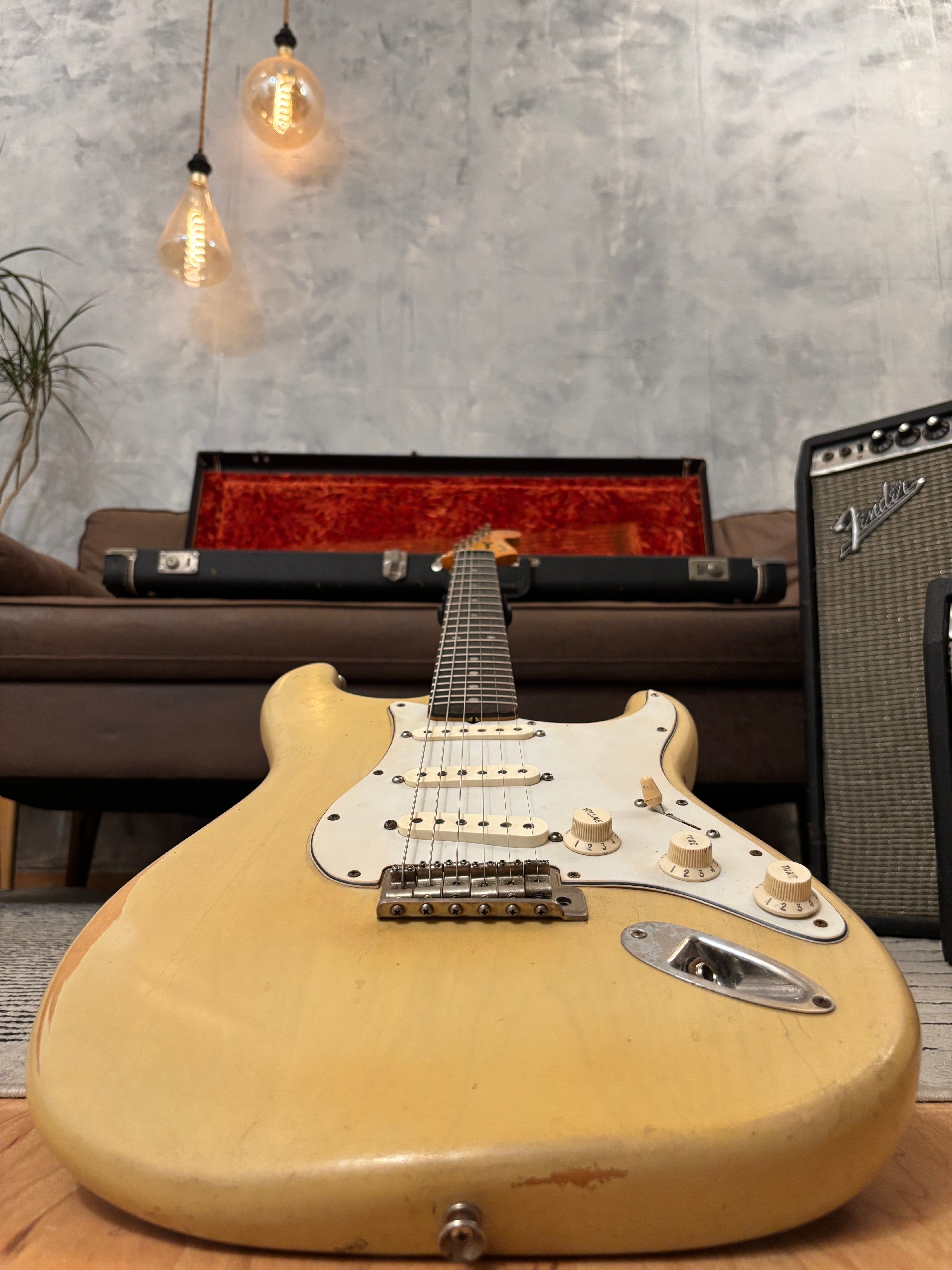 Fender Stratocaster 1962 GLAS Custom Honey Blonde Heavy Relic Light at 7.6lb Stunning