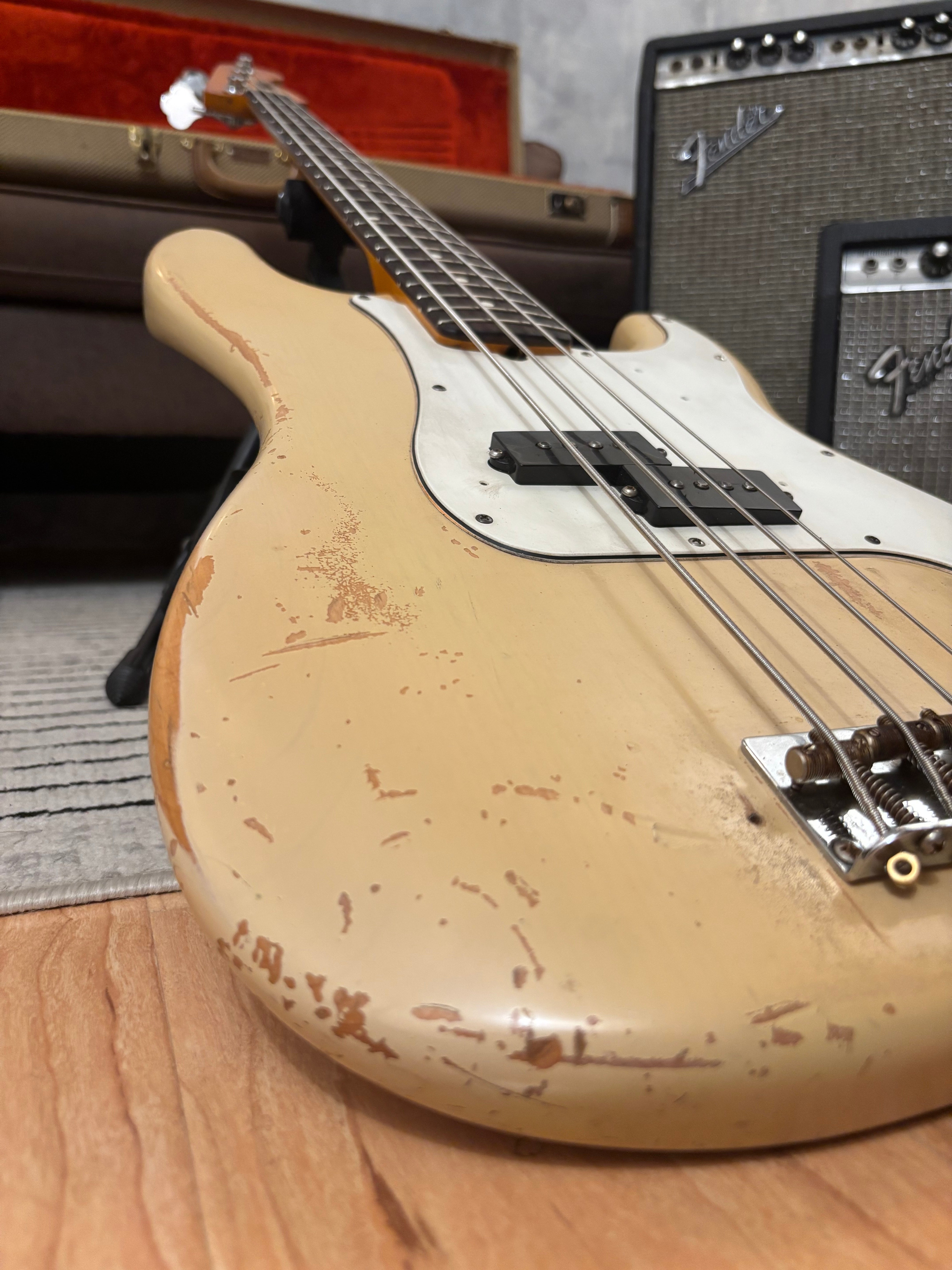Fender Precision Bass Blonde 1962 GLAS Custom Relic feather Light at 8lb LUSH
