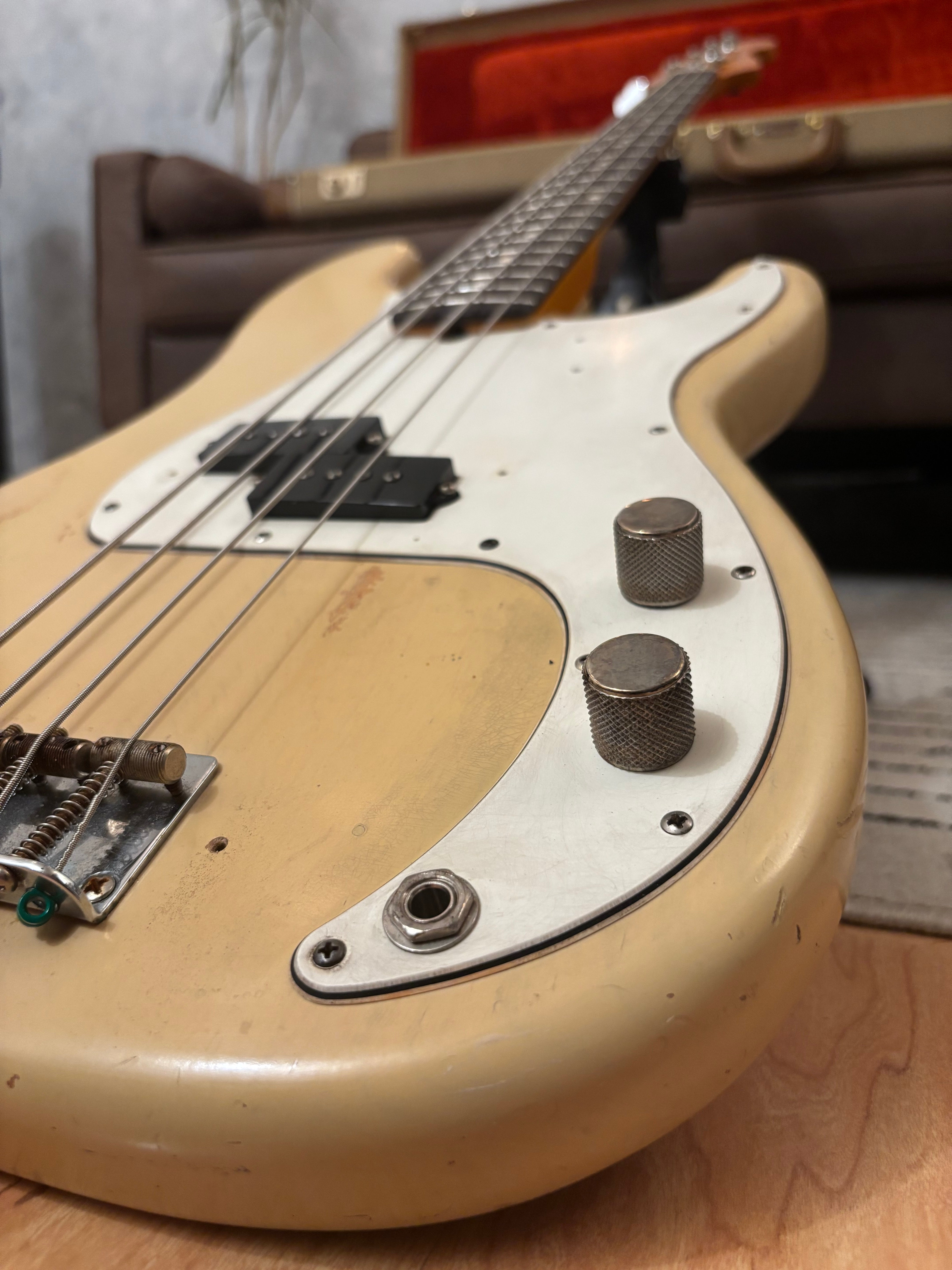 Fender Precision Bass Blonde 1962 GLAS Custom Relic feather Light at 8lb LUSH