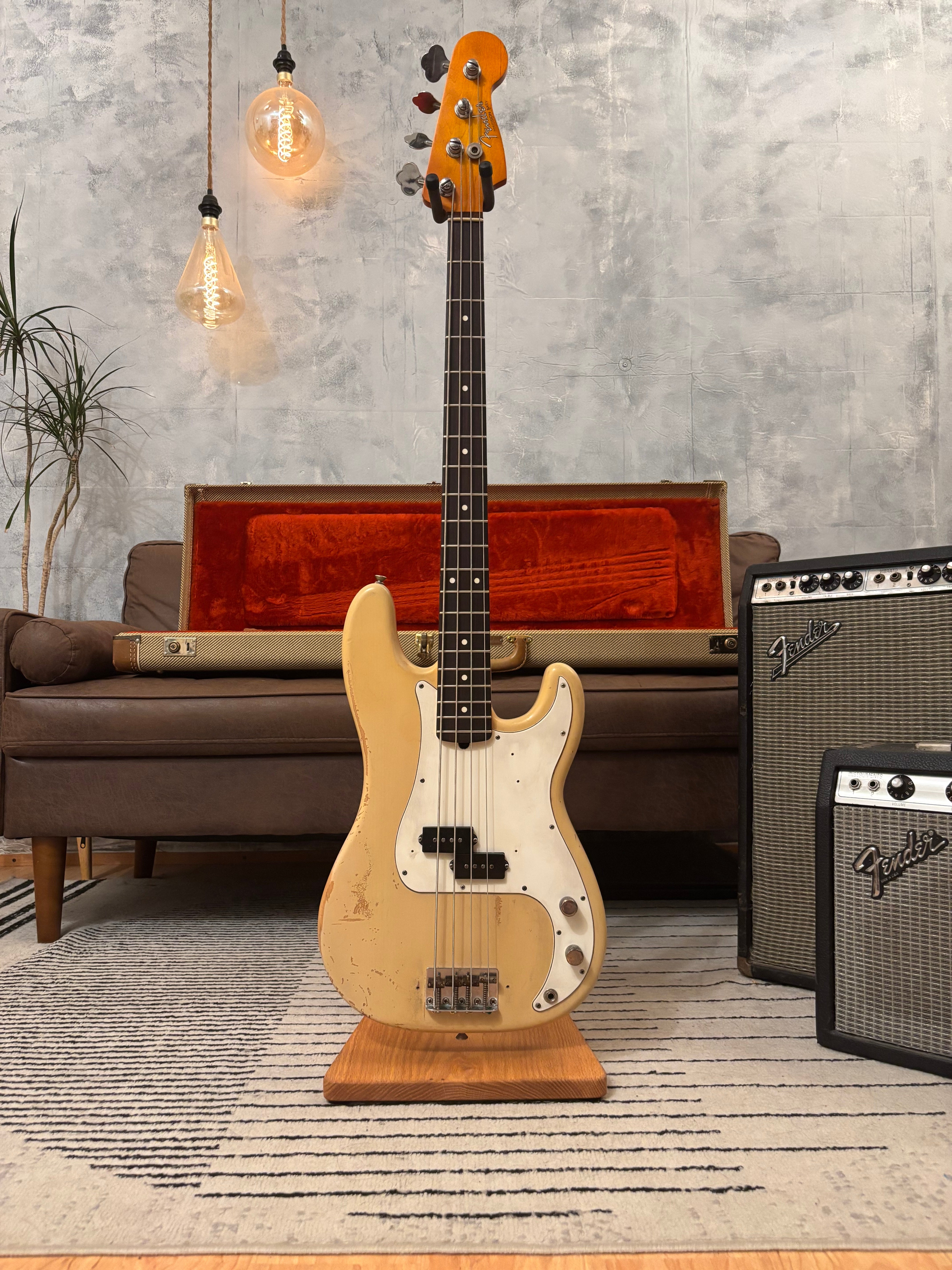 Fender Precision Bass Blonde 1962 GLAS Custom Relic feather Light at 8lb LUSH