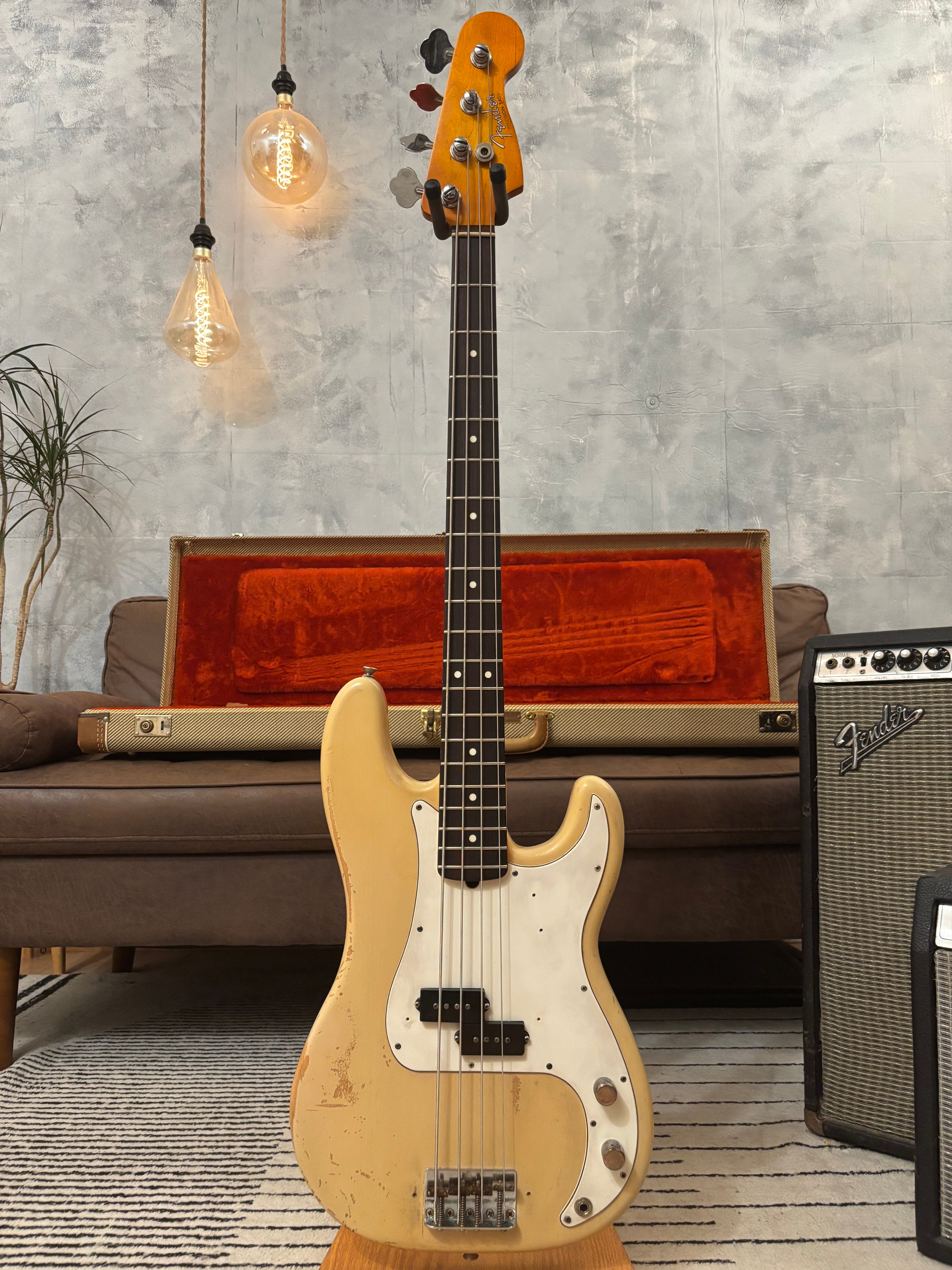 Fender Precision Bass Blonde 1962 GLAS Custom Relic feather Light at 8lb LUSH