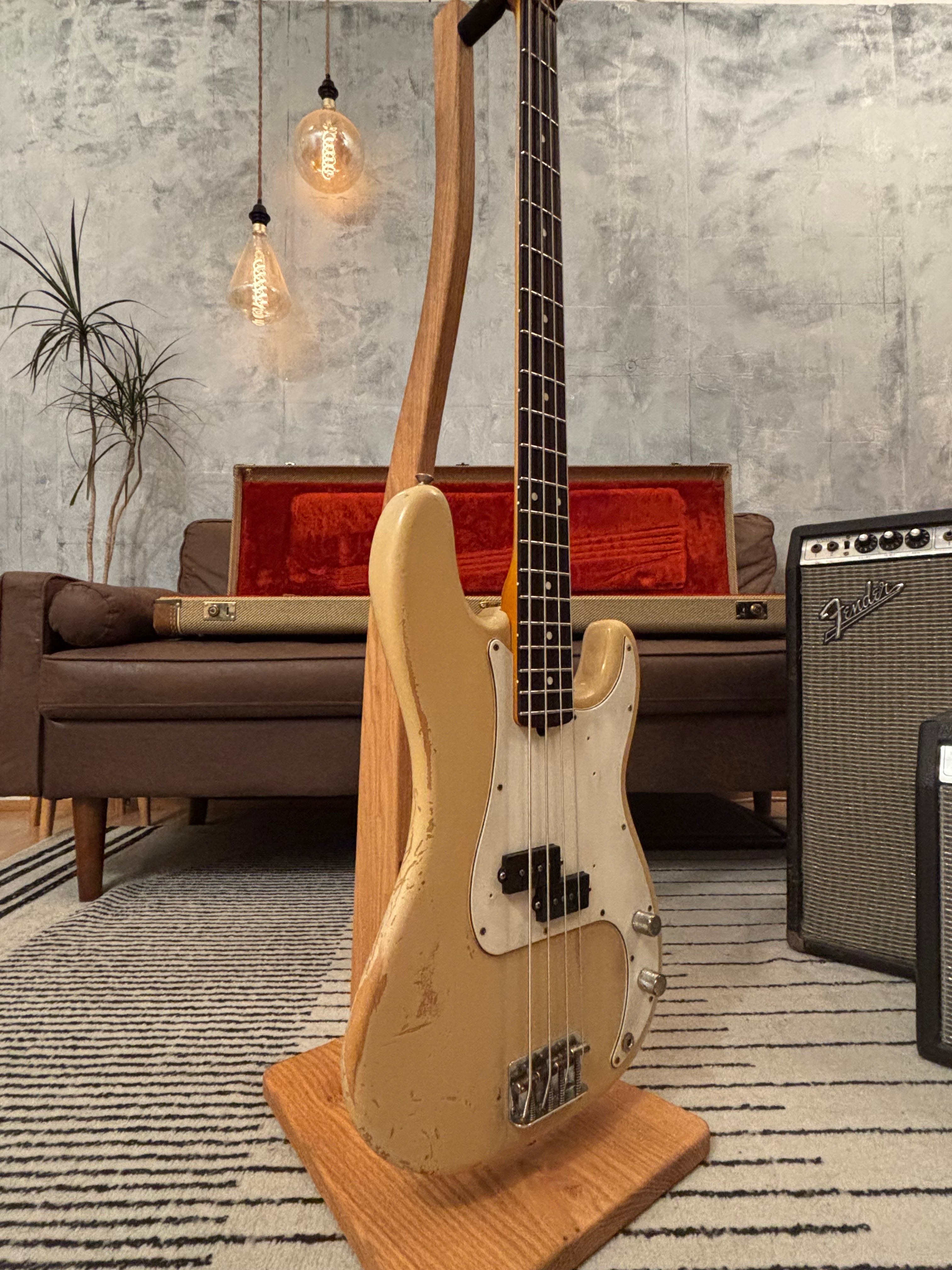 Fender Precision Bass Blonde 1962 GLAS Custom Relic feather Light at 8lb LUSH