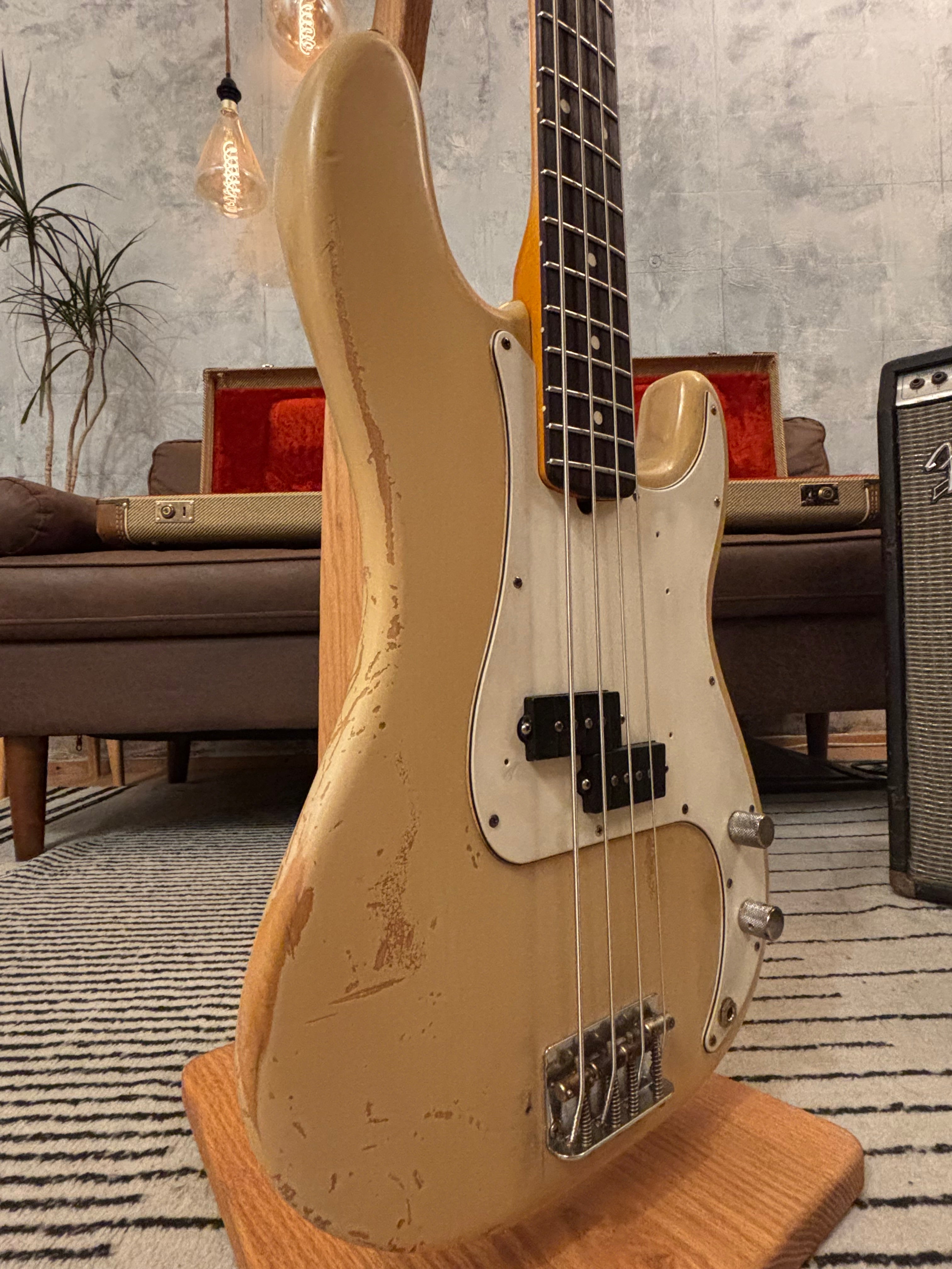 Fender Precision Bass Blonde 1962 GLAS Custom Relic feather Light at 8lb LUSH