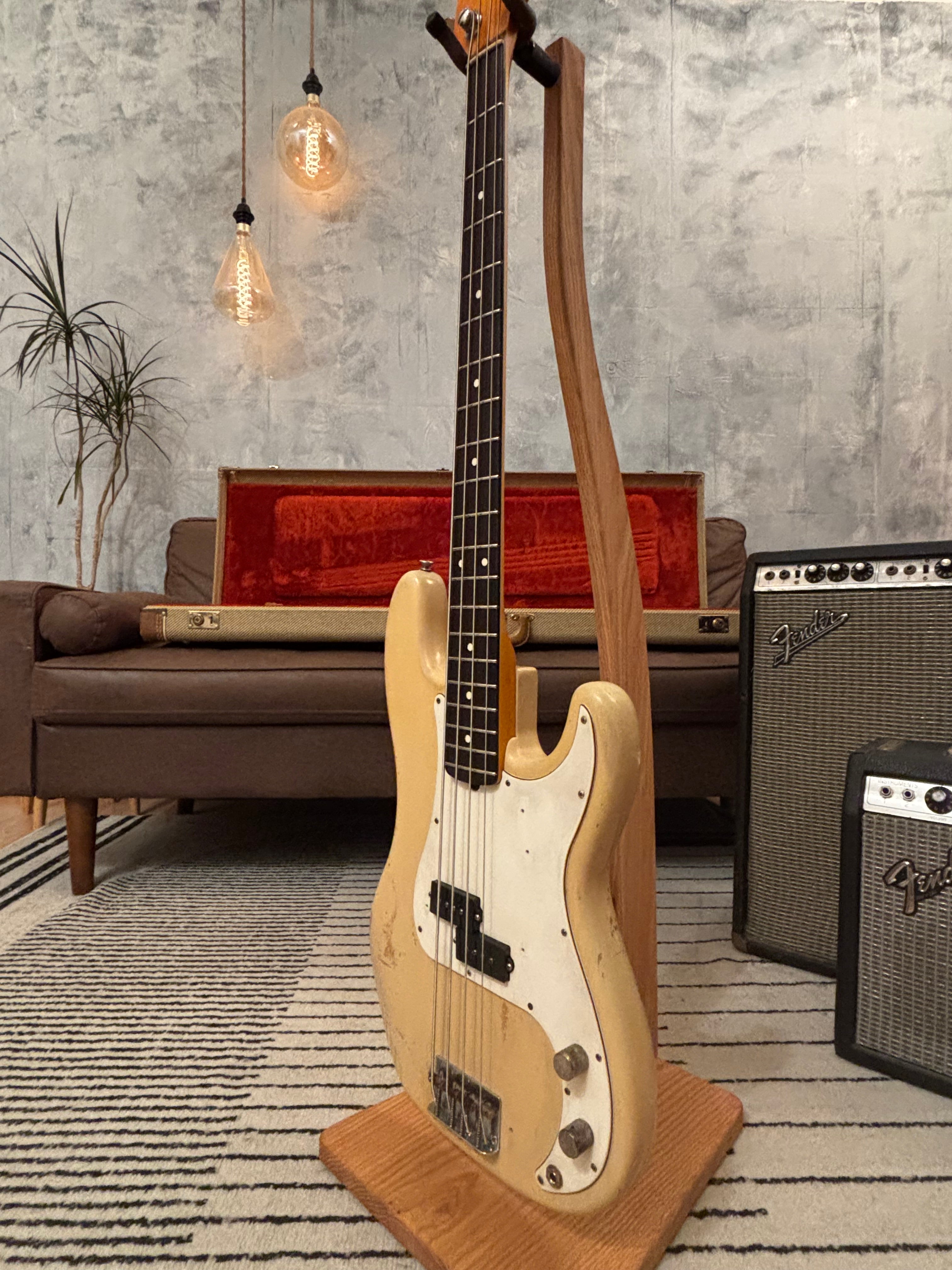 Fender Precision Bass Blonde 1962 GLAS Custom Relic feather Light at 8lb LUSH