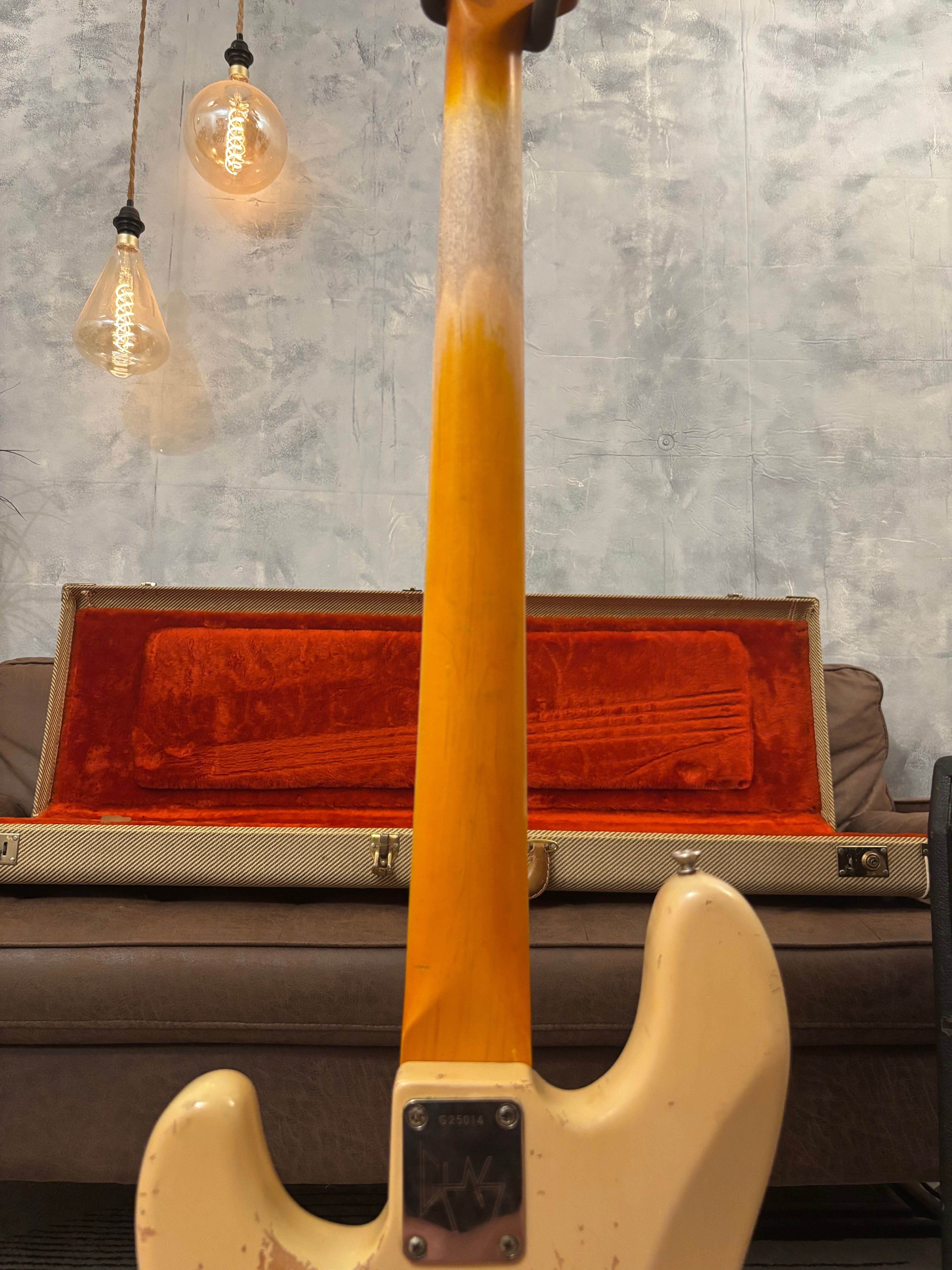 Fender Precision Bass Blonde 1962 GLAS Custom Relic feather Light at 8lb LUSH