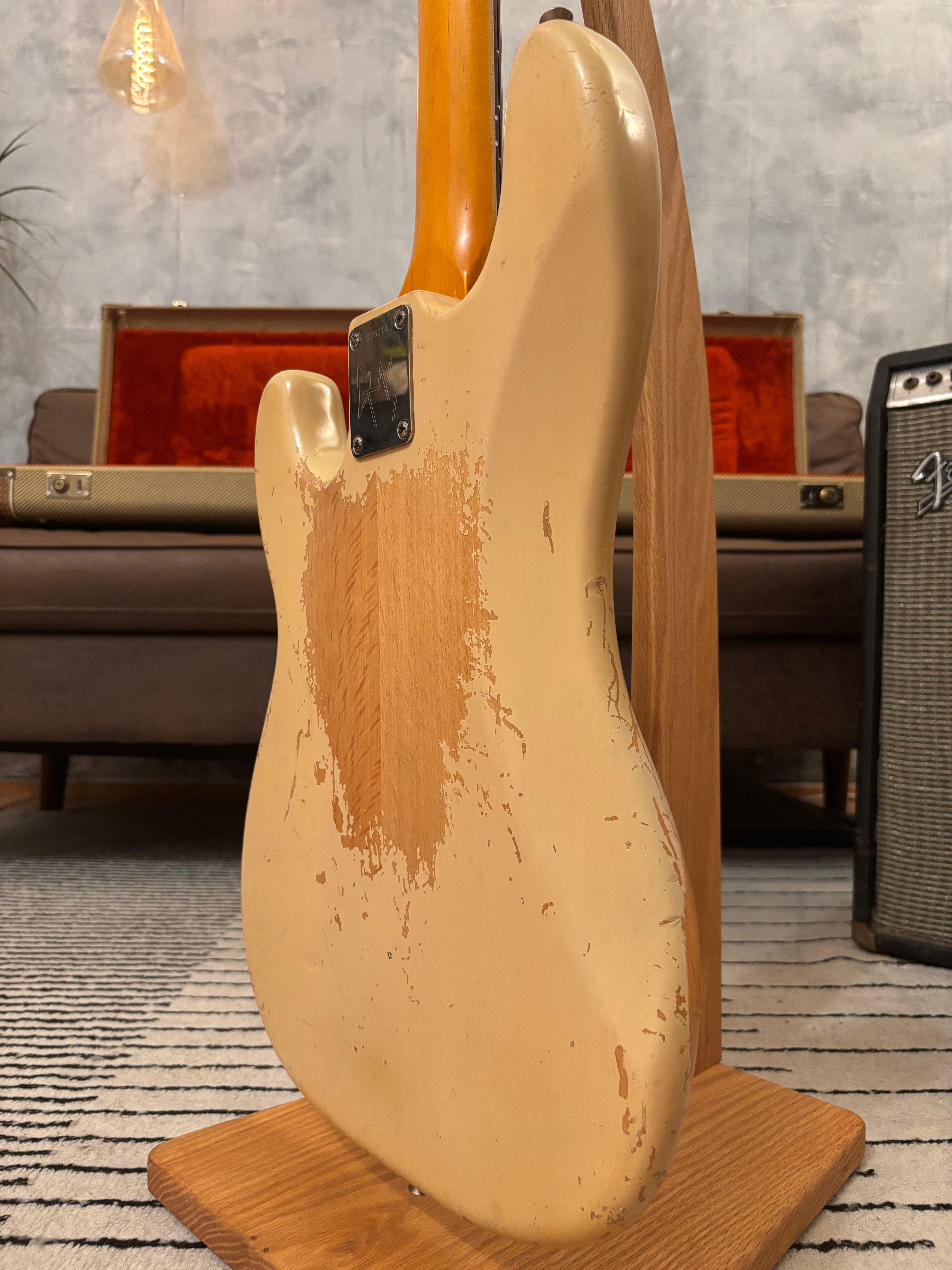 Fender Precision Bass Blonde 1962 GLAS Custom Relic feather Light at 8lb LUSH