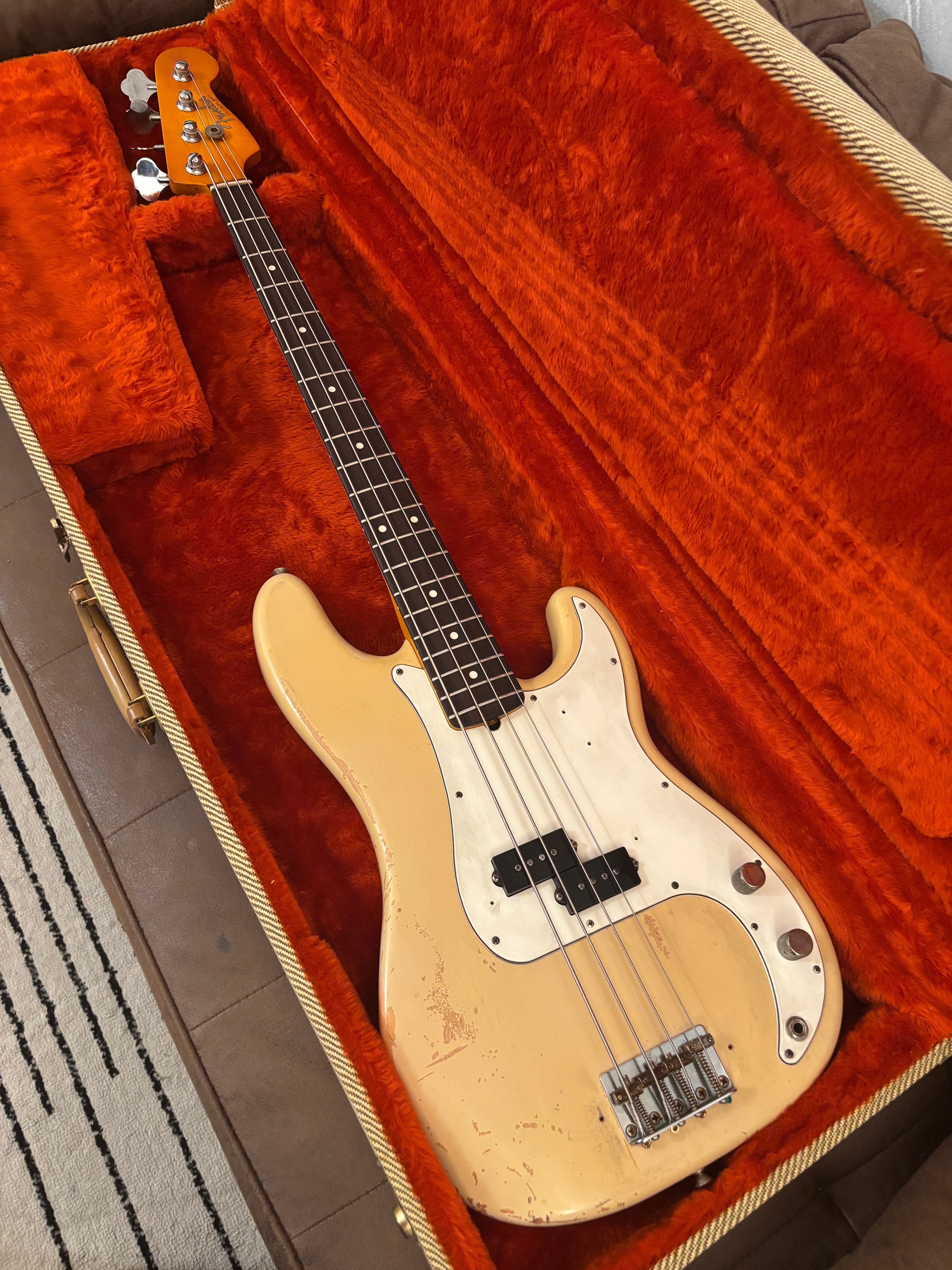 Fender Precision Bass Blonde 1962 GLAS Custom Relic feather Light at 8lb LUSH