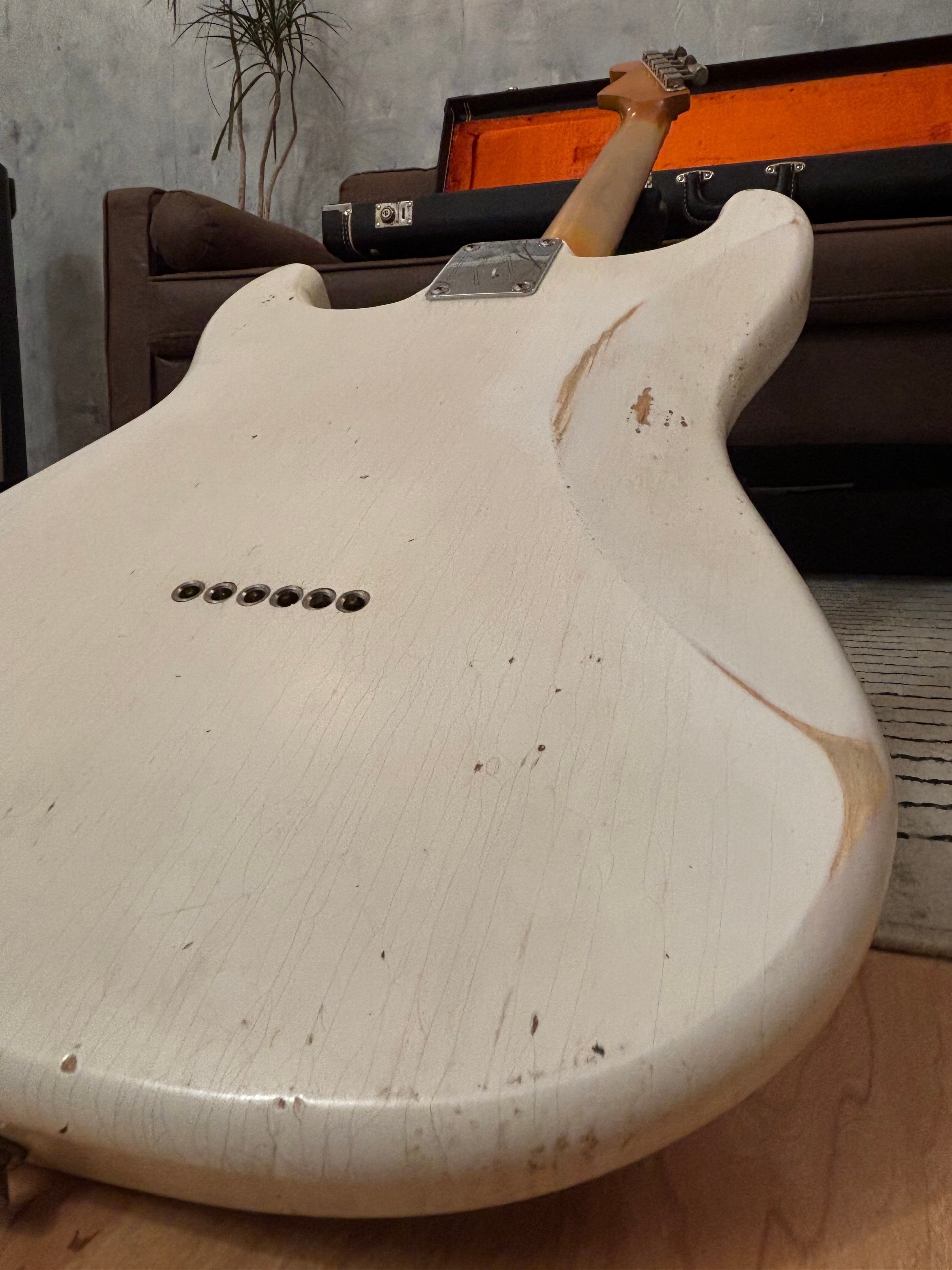 Fender Stratocaster GLAS Custom 1963 Vintage White Heavy Relic Hardtail Featherlight 7lb