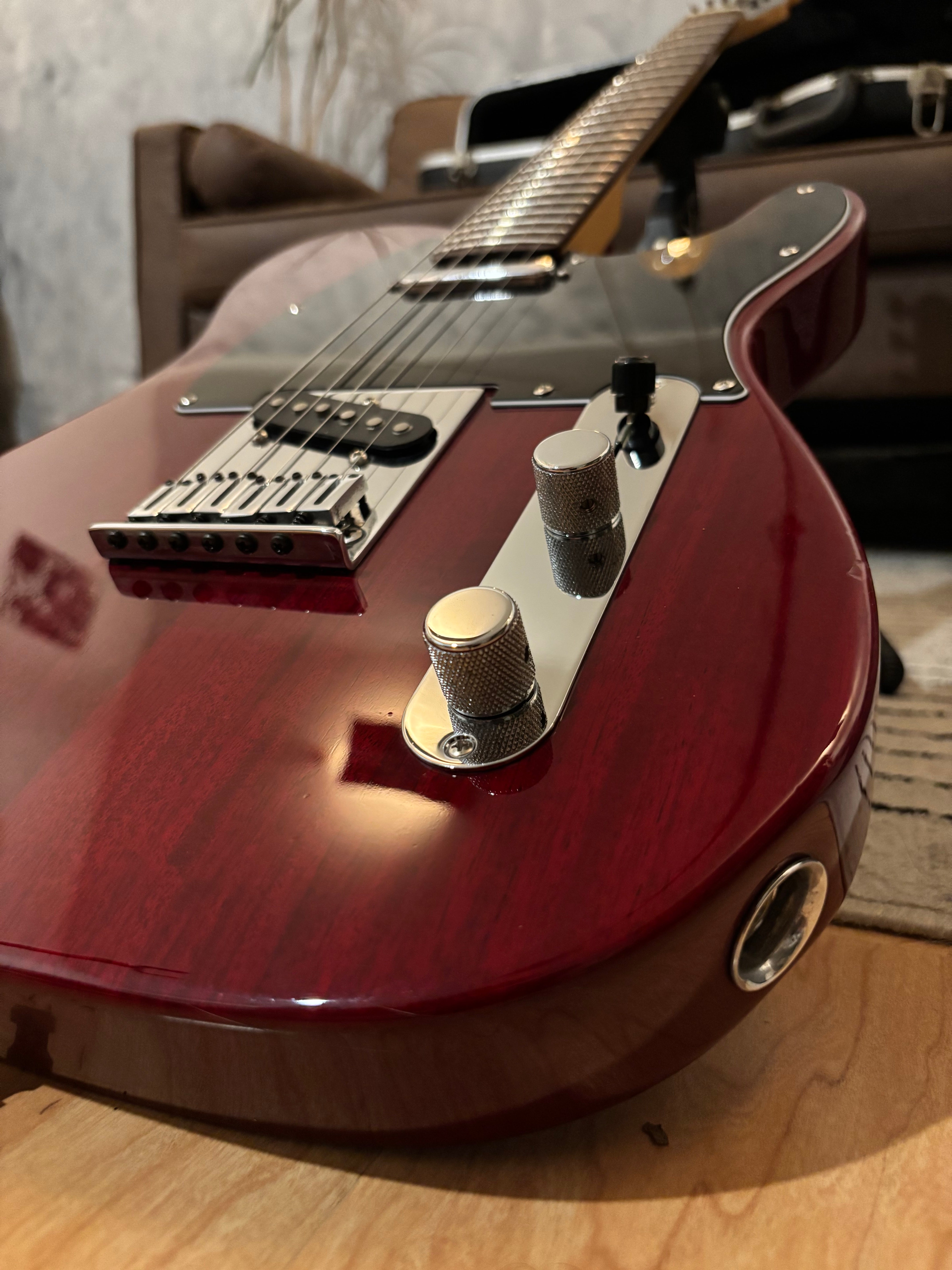 Fender American Deluxe Telecaster 2006 FSR Crimson Red ONY 7lb, Rare GC Exclusive, Black Headstock, ONLY 7lb