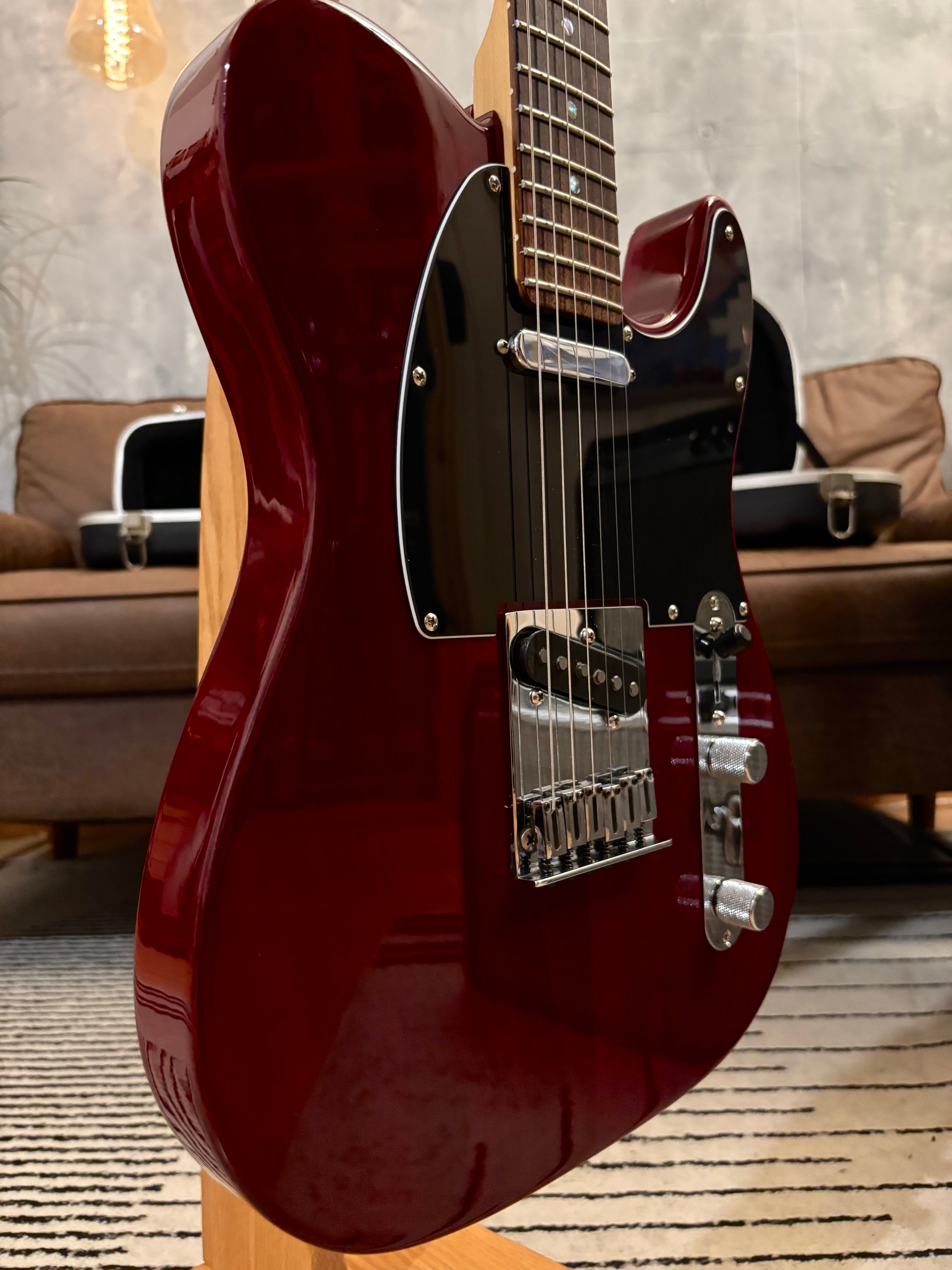 Fender American Deluxe Telecaster 2006 FSR Crimson Red ONY 7lb, Rare GC Exclusive, Black Headstock, ONLY 7lb