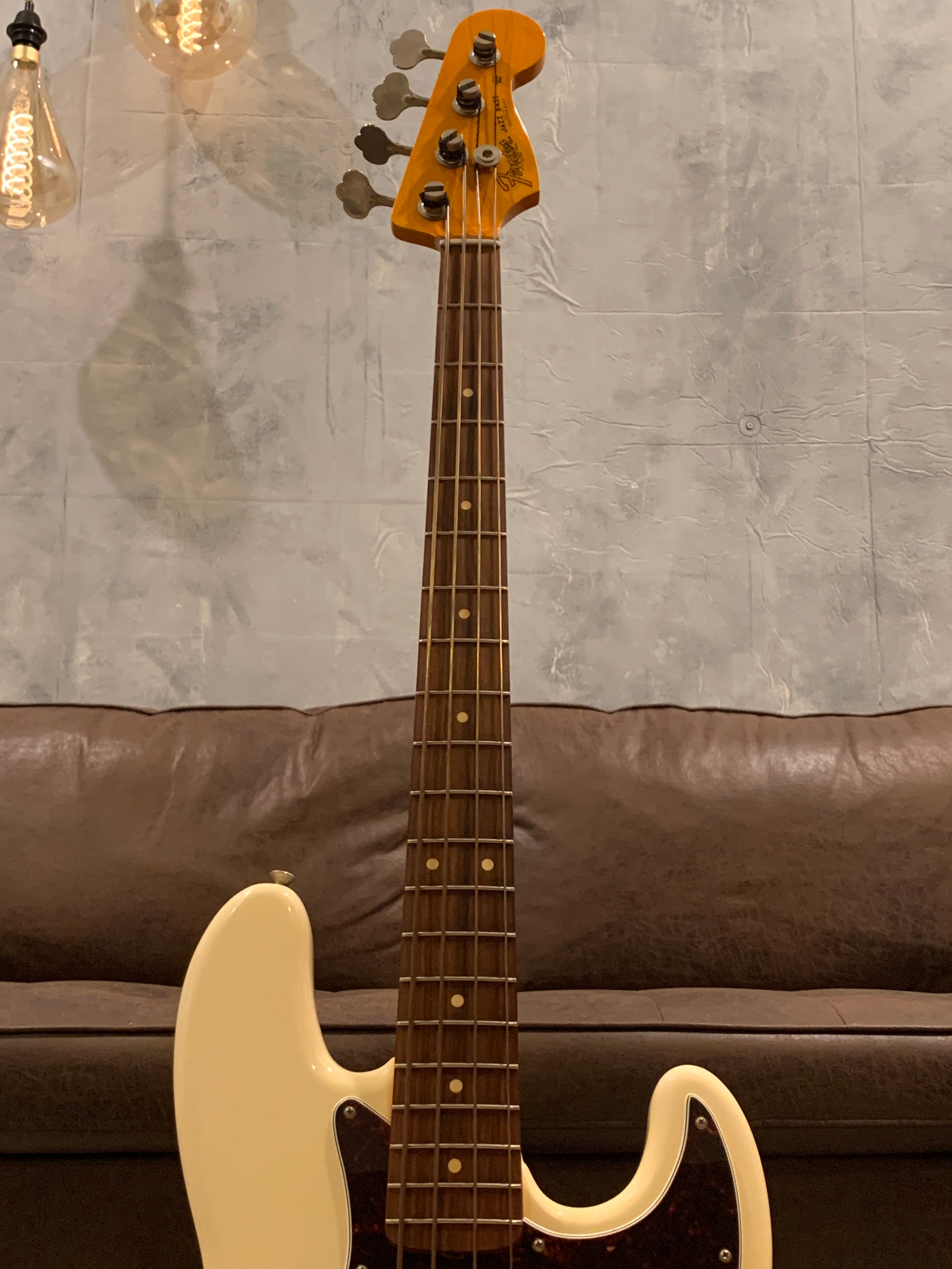 Fender Classic Series '60s RI Jazz Bass Lacquer