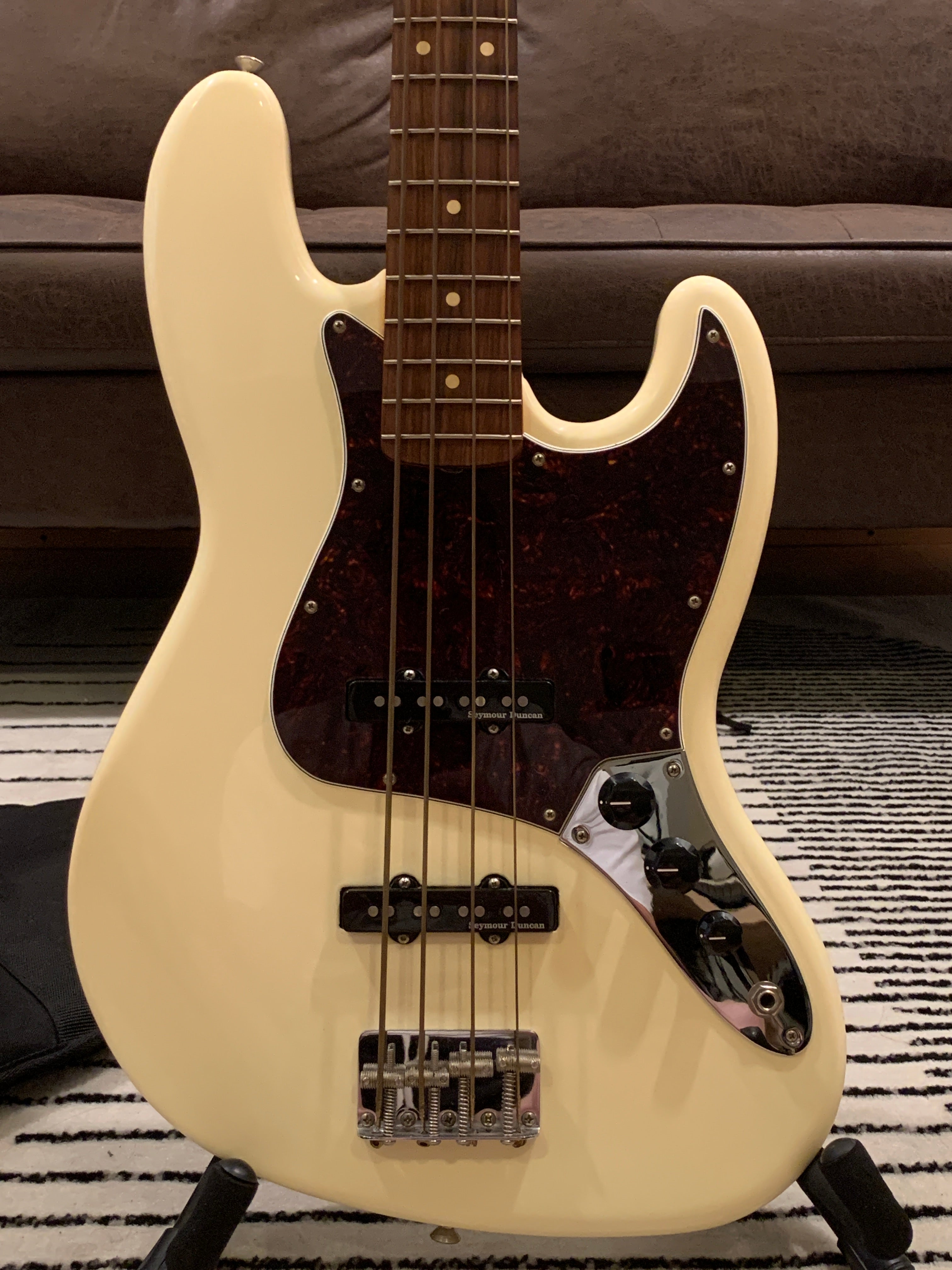 Fender Classic Series '60s RI Jazz Bass Lacquer